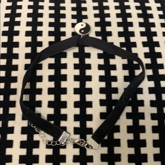 Yin Yang Velvet Choker - Picture 2 of 2